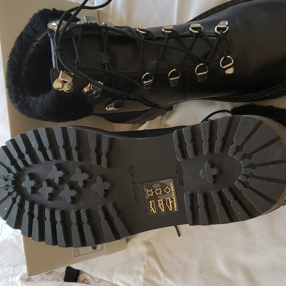 Black Suede Studio brand hikers, size 40, black leather, suede, shearling. - Picture 8 of 9